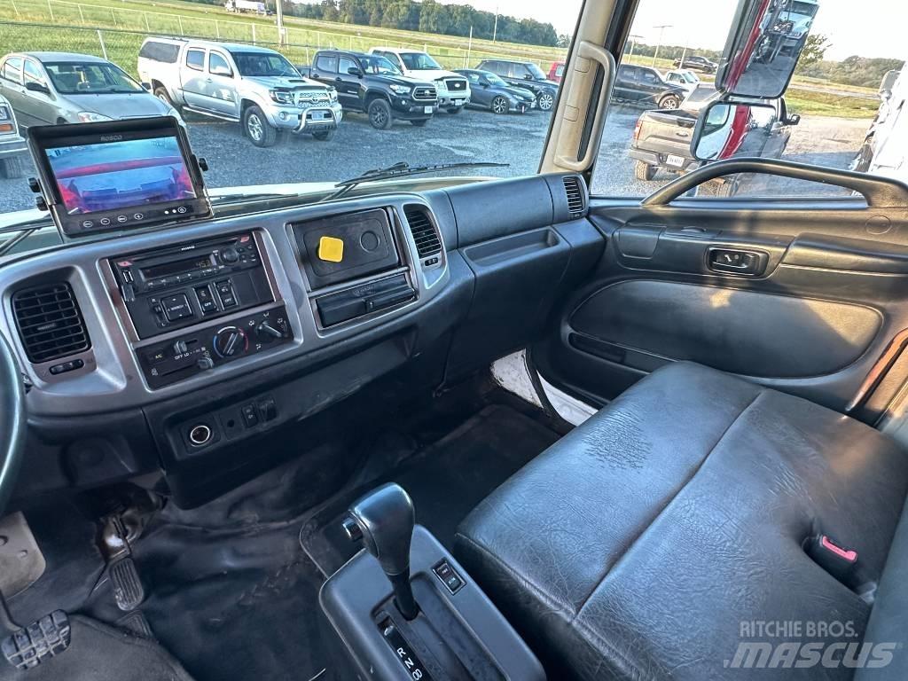 Hino 268 Kamioni za otpad
