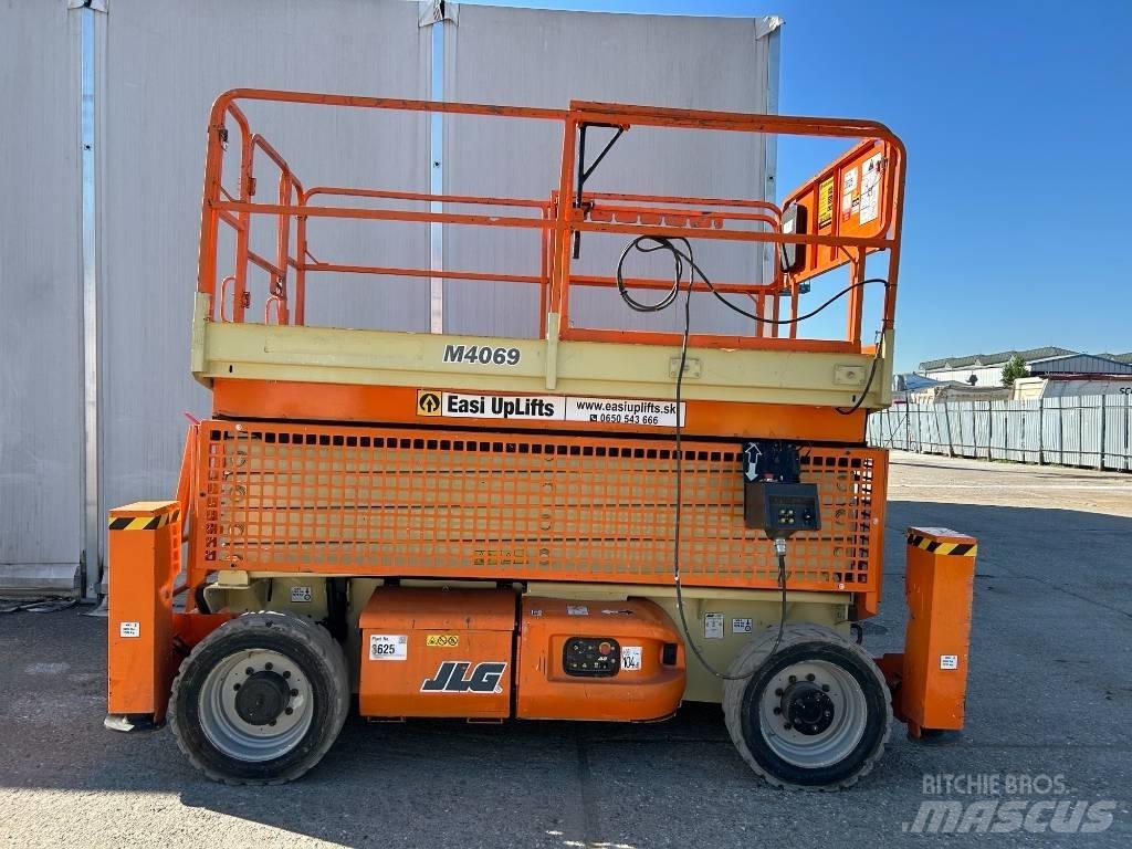 JLG 4069 Makazaste platforme