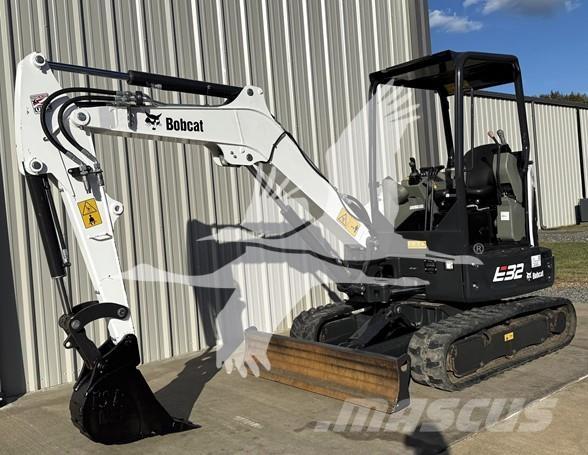 Bobcat E32 Mini bageri < 7t
