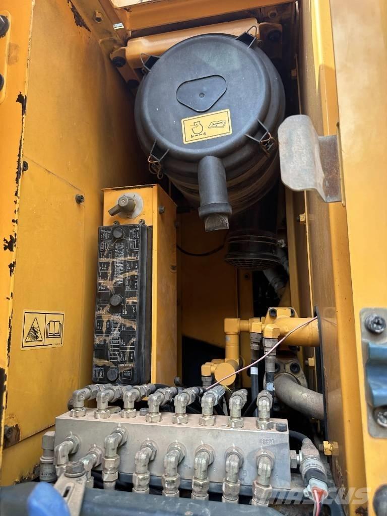 Hyundai R210W-9 Bageri točkaši