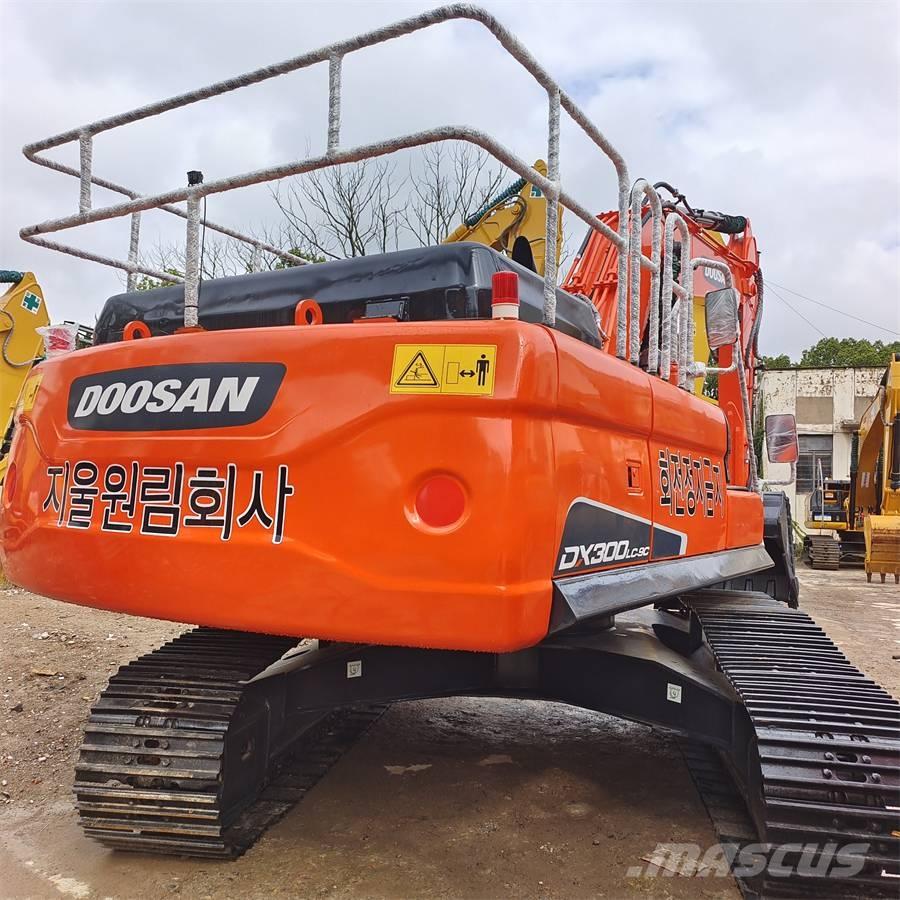 Doosan DX 300 Bageri guseničari