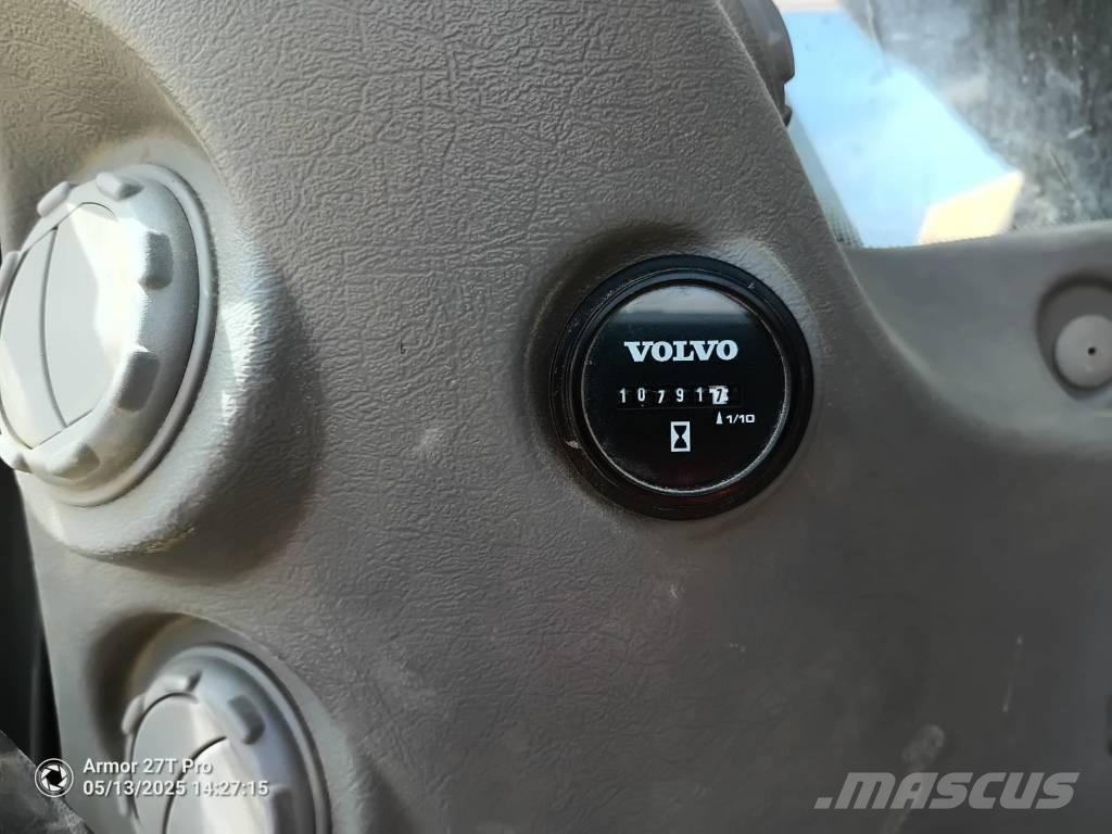 Volvo EC 300 D N L Bageri guseničari