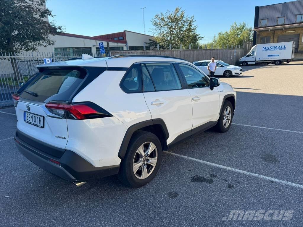 Toyota RAV-4 Automobili
