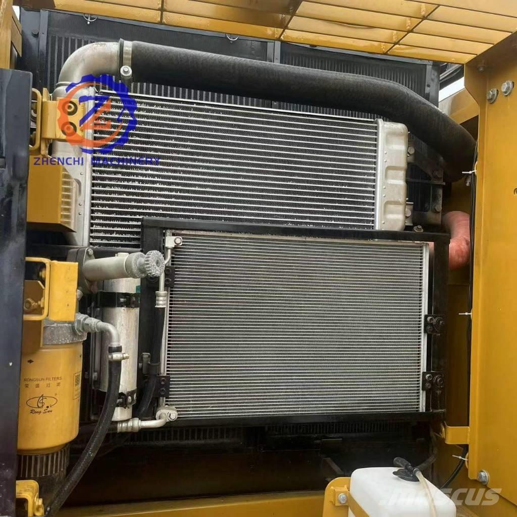 CAT 320 D2 Bageri guseničari