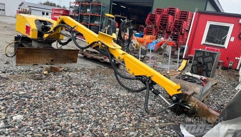 Brokk 330 Bageri guseničari