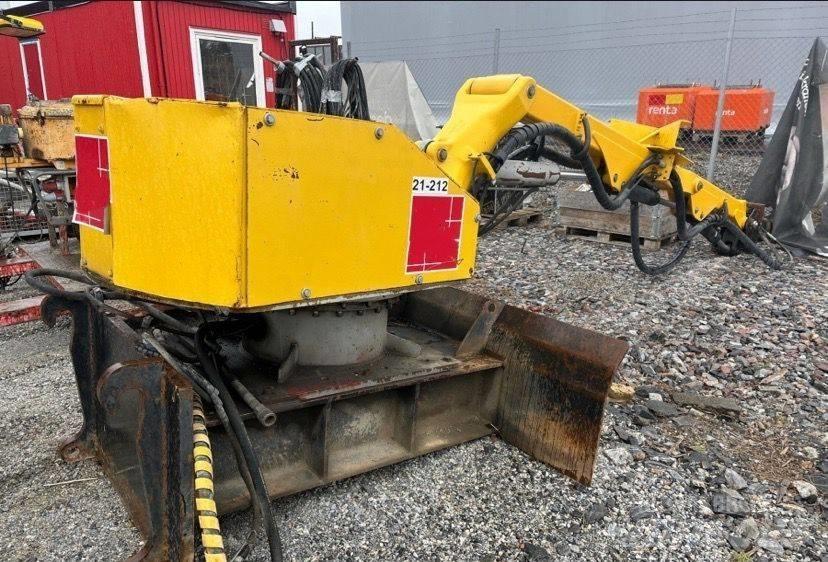 Brokk 330 Bageri guseničari
