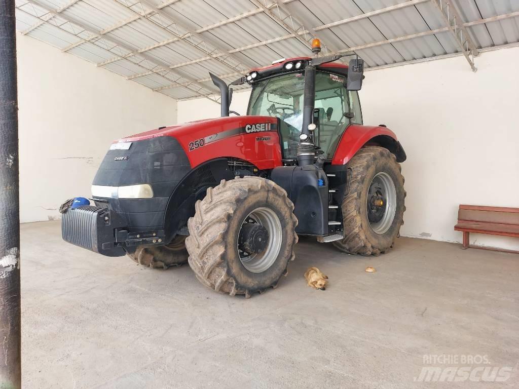 Case IH Magnum 250 Traktori