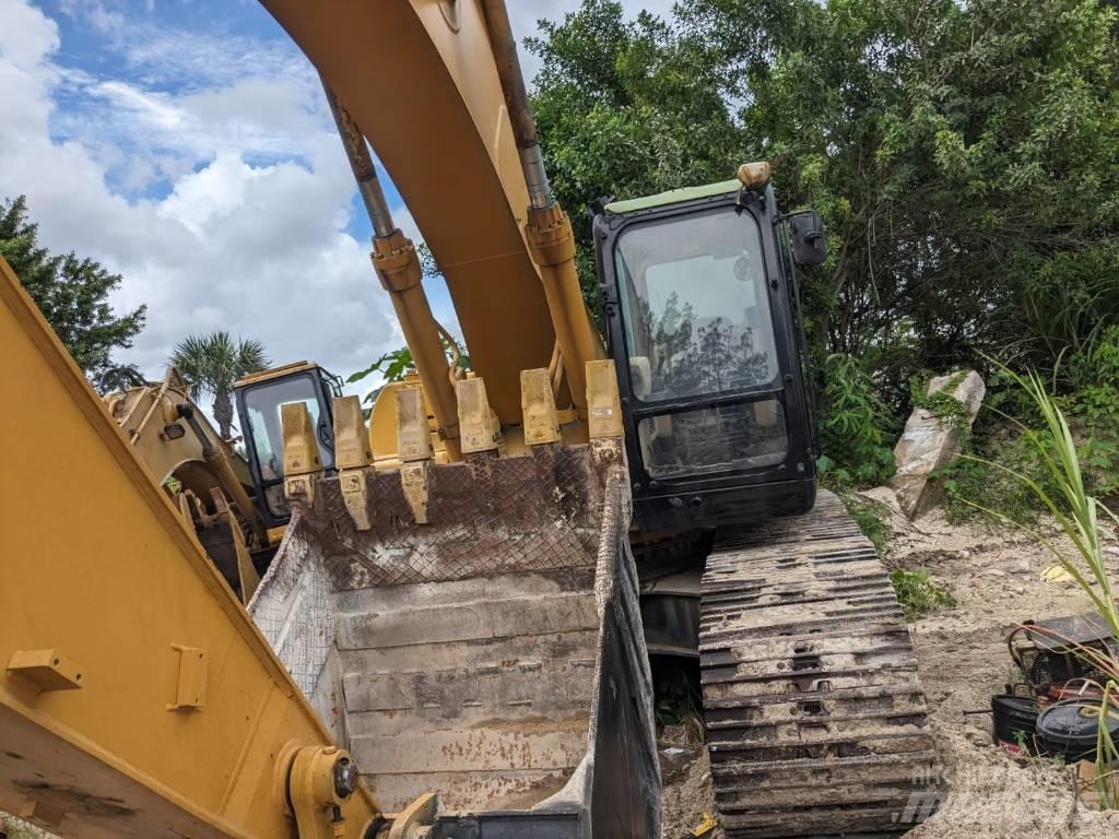 CAT 330 CL Bageri guseničari