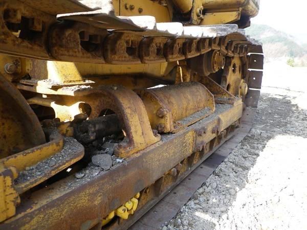 Komatsu D20S-3 Buldožeri guseničari