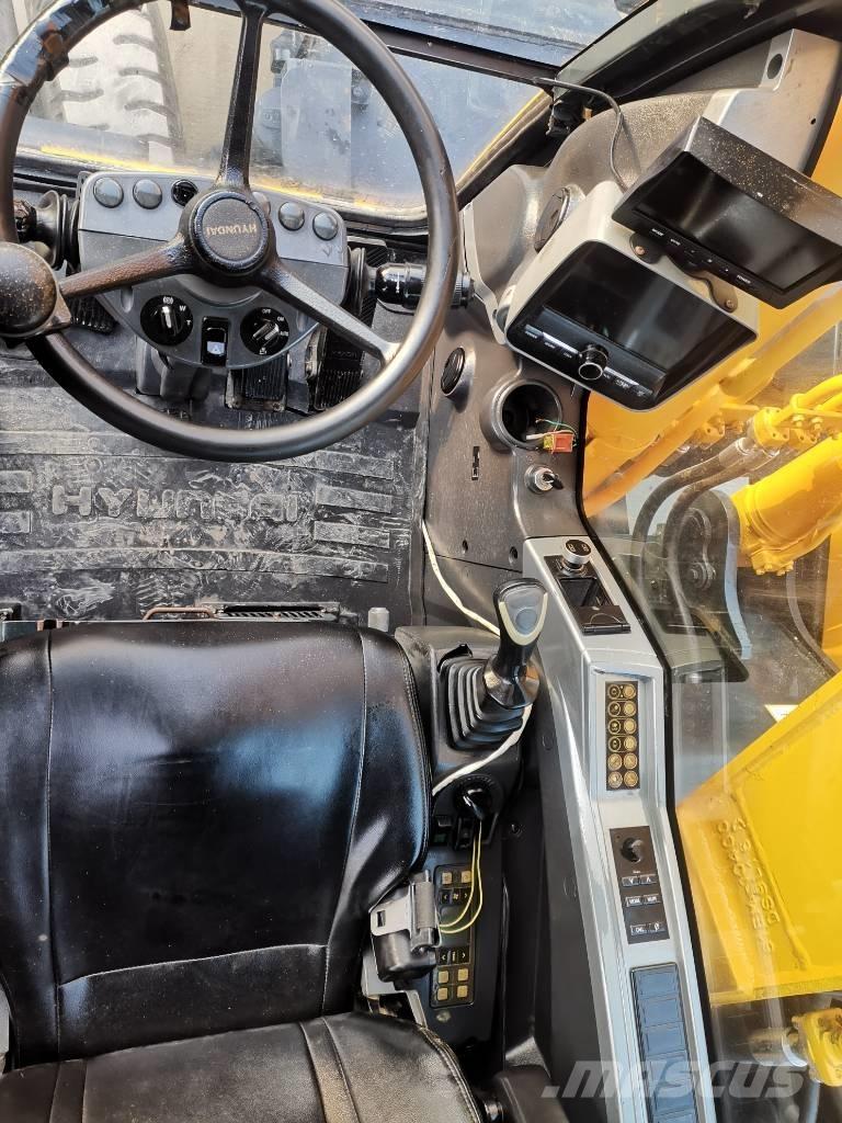 Hyundai R210W-9 Bageri točkaši