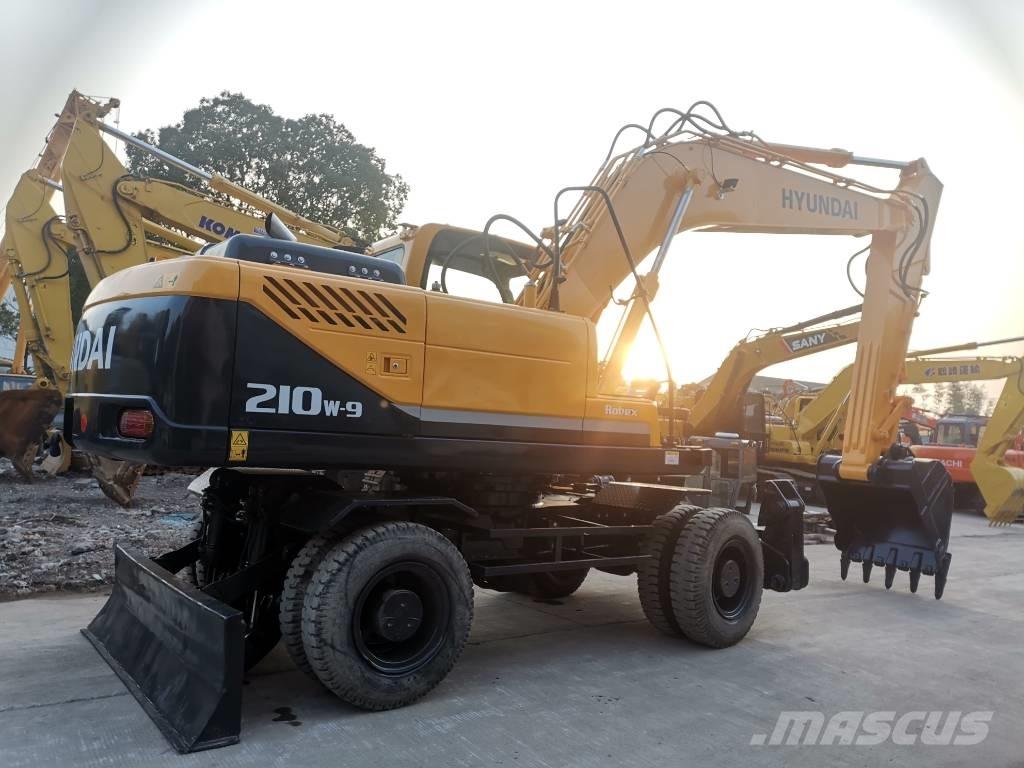 Hyundai R210W-9 Bageri točkaši