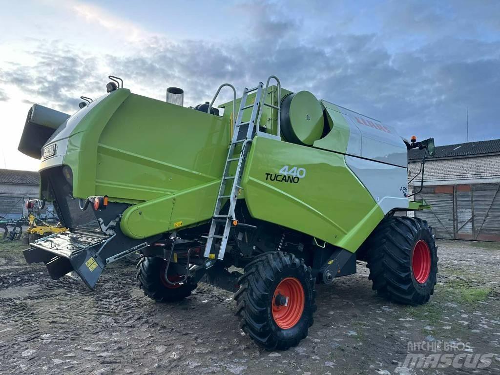 CLAAS Tucano 440 Kombajni