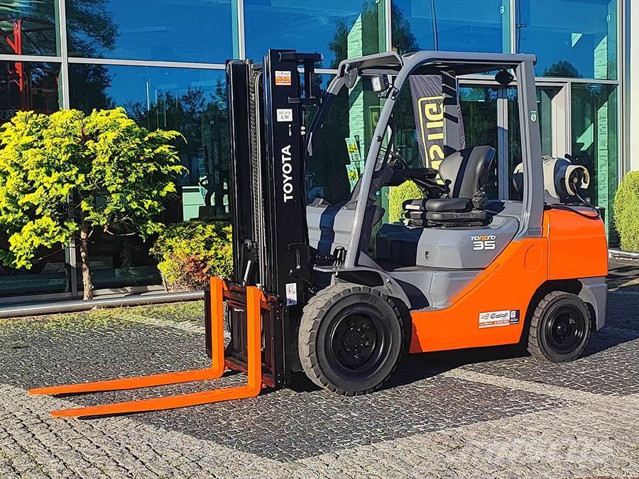 Toyota 02-8FGJF35 Plinski viljuškari