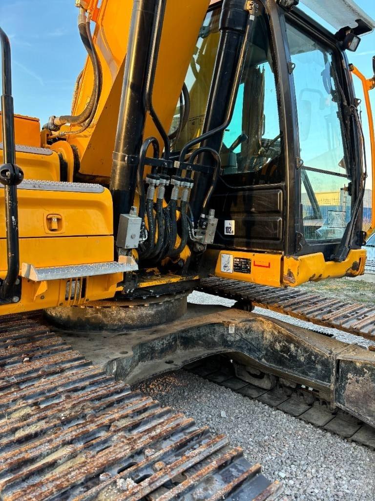 JCB 220 Bageri guseničari