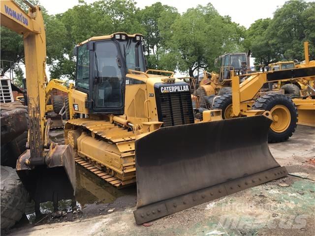 CAT D5K Buldožeri guseničari