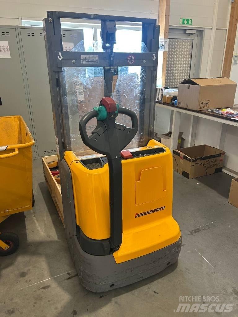 Jungheinrich EJC 110 Ručni električni viljuškar