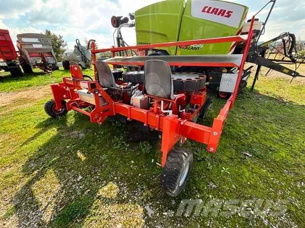 Nicolas Sam 12 Sejačice