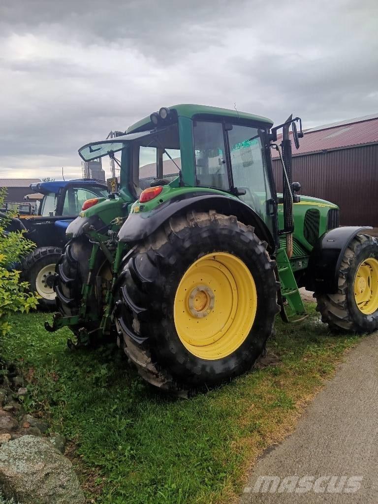 John Deere 6820 6820 Traktori