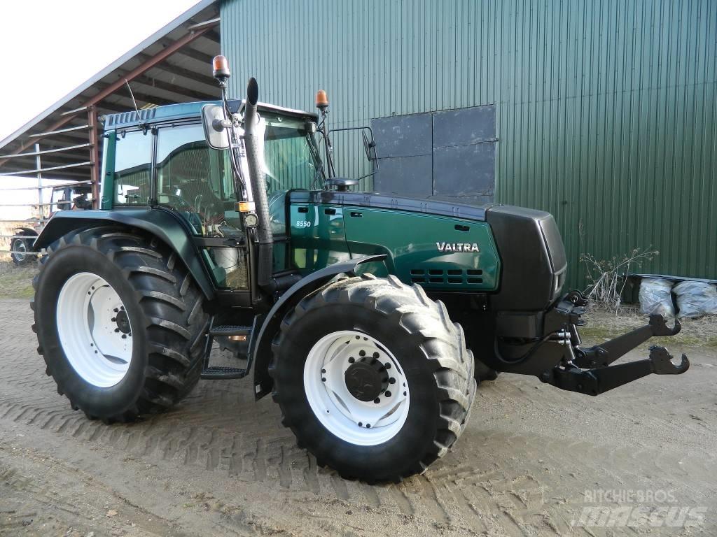 Valtra 8550 Traktori