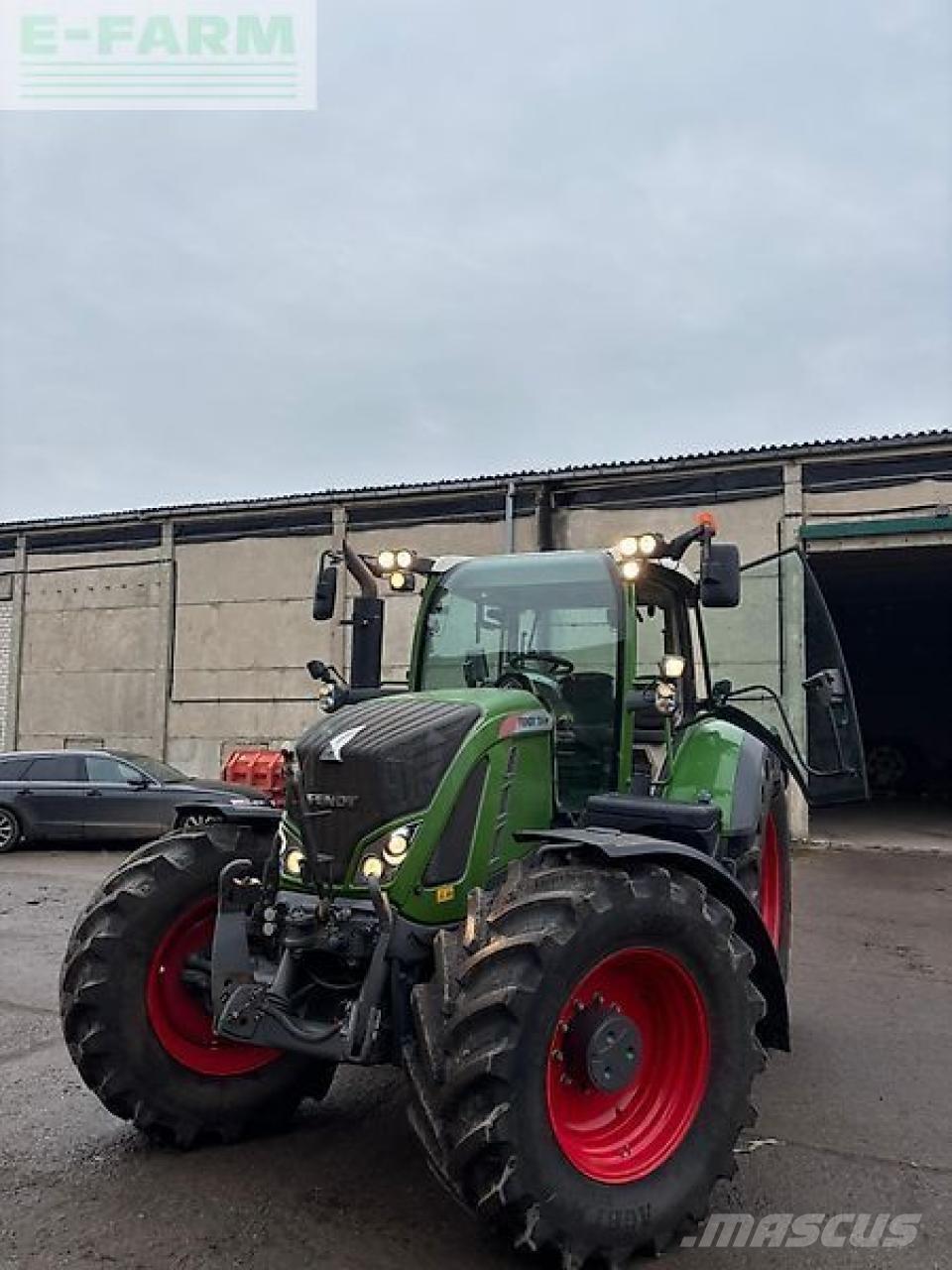 Fendt 724 vario Traktori