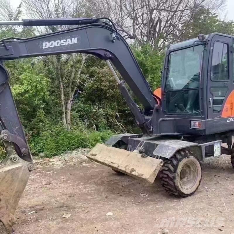 Kubota DX60w Bageri točkaši