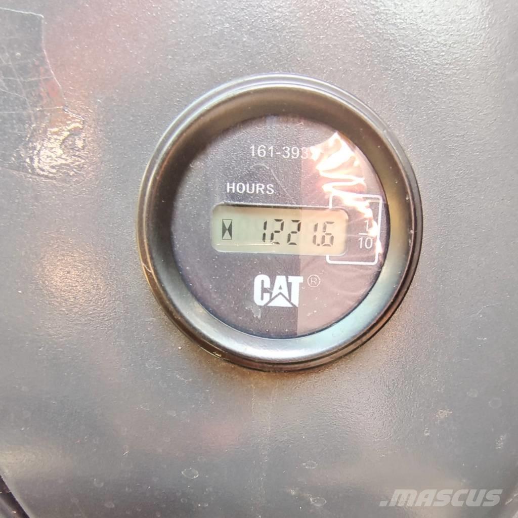 CAT 320 D 2 L Bageri guseničari
