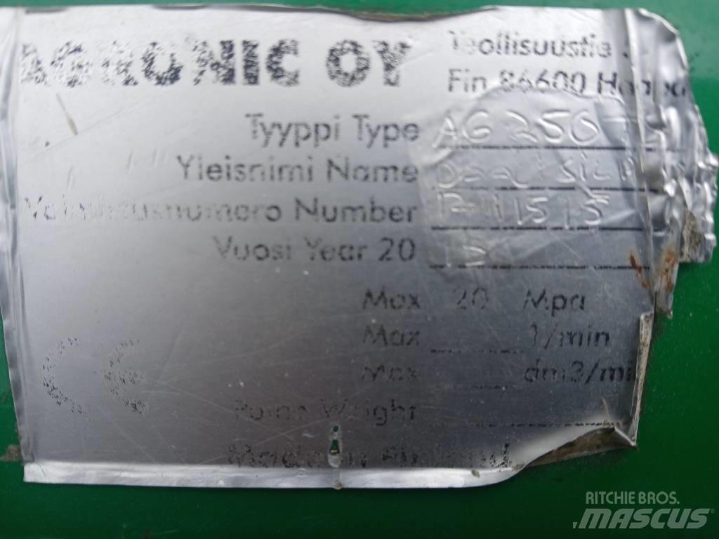 Agronic 250Ts Rezači za bale, oprema za rezanje i odvajanje bal