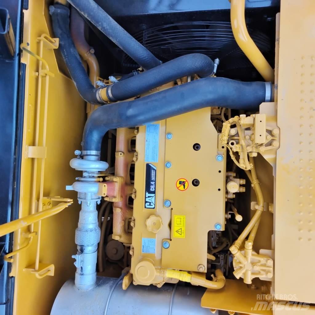 CAT 320 D2L Bageri guseničari