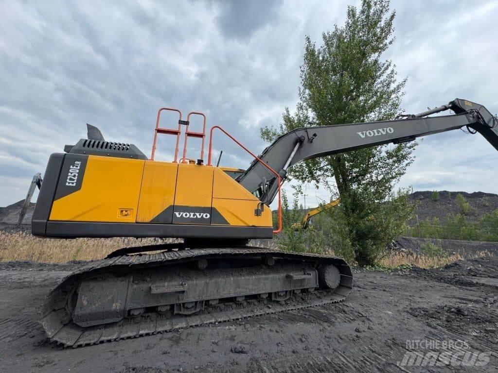 Volvo EC250ELR Bageri guseničari