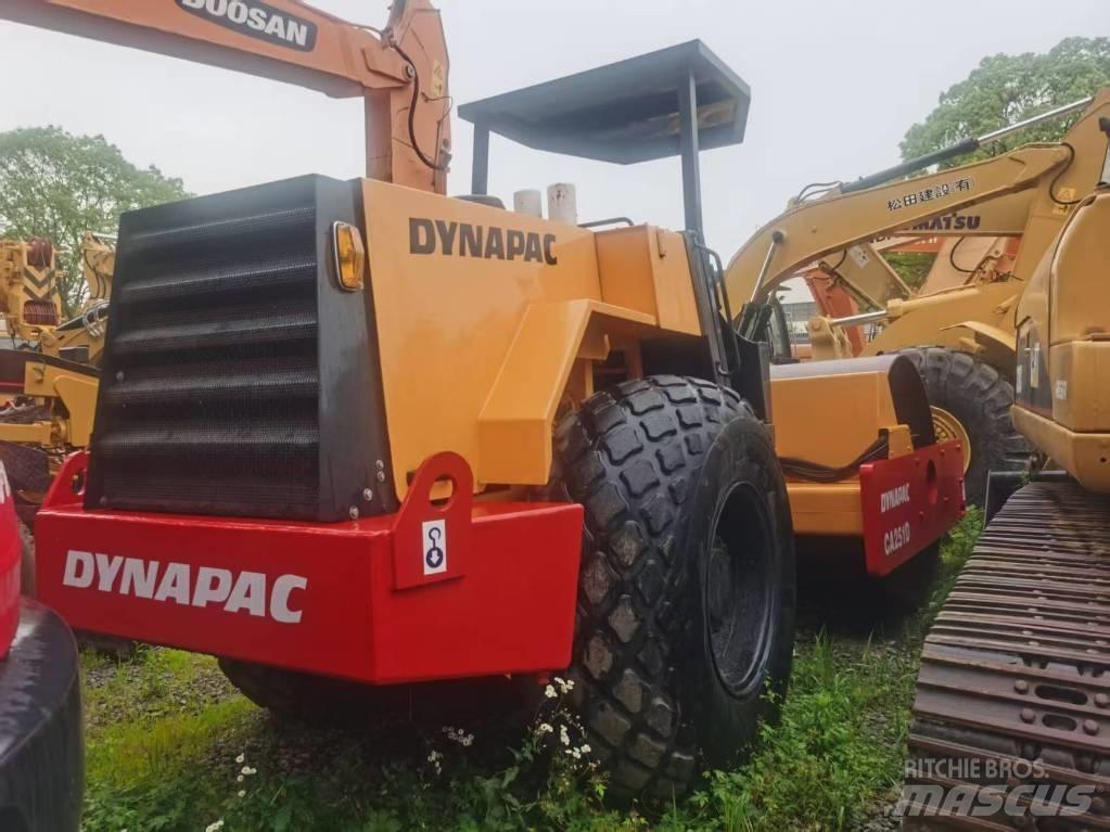 Dynapac ca251d Valjci sa jednim bubnjem