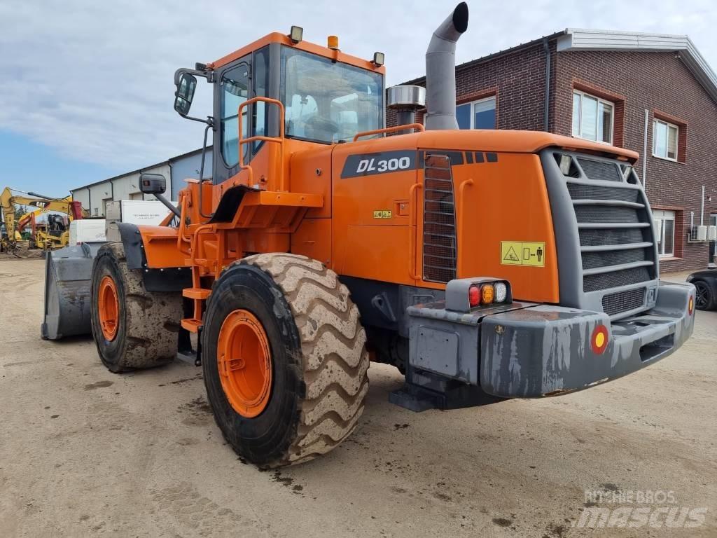 Doosan DL 300 Utovarivači na točkove