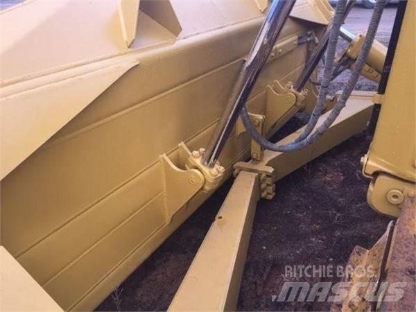CAT D 6 R Buldožeri guseničari