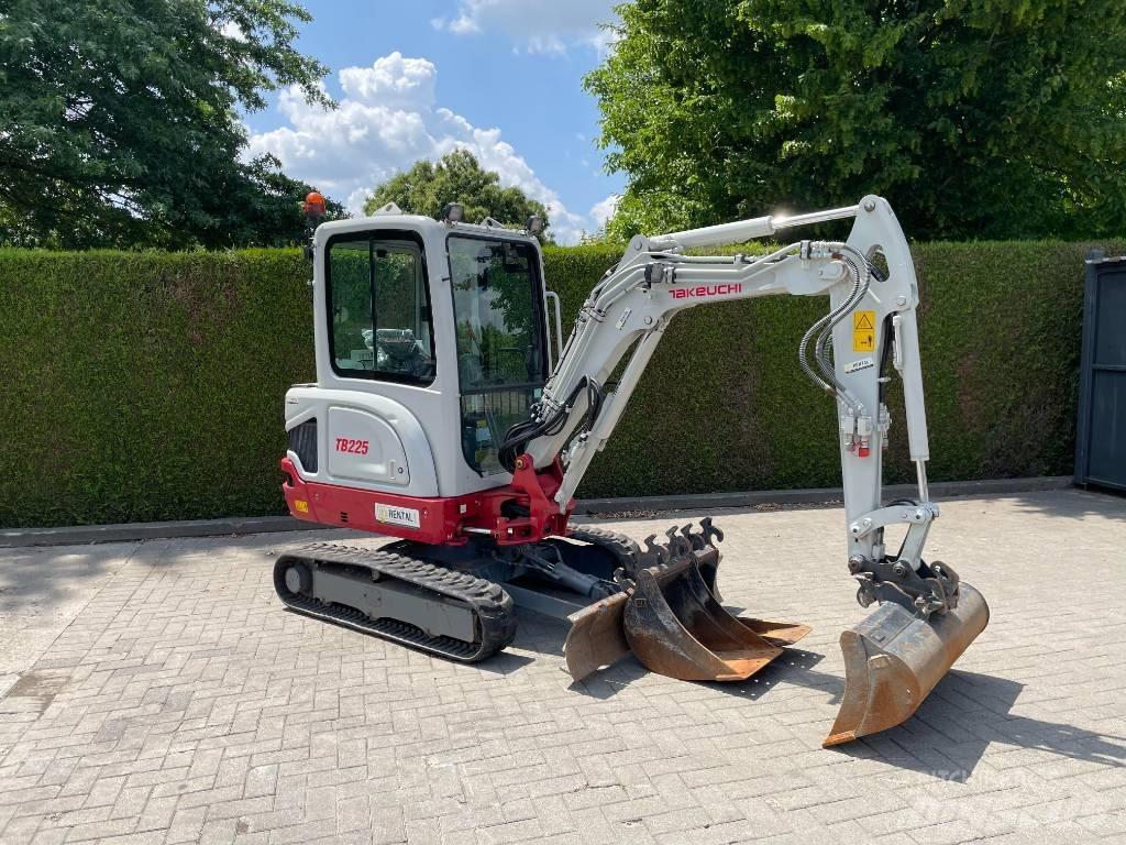 Takeuchi TB 225 Mini bageri < 7t