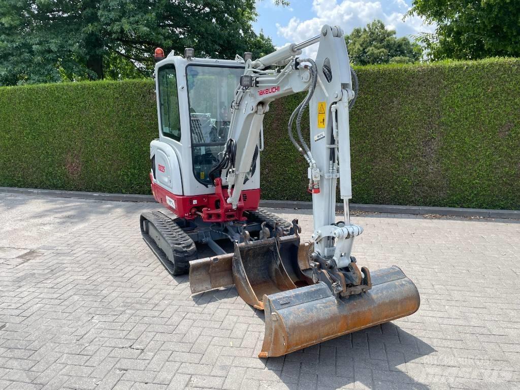 Takeuchi TB 225 Mini bageri < 7t