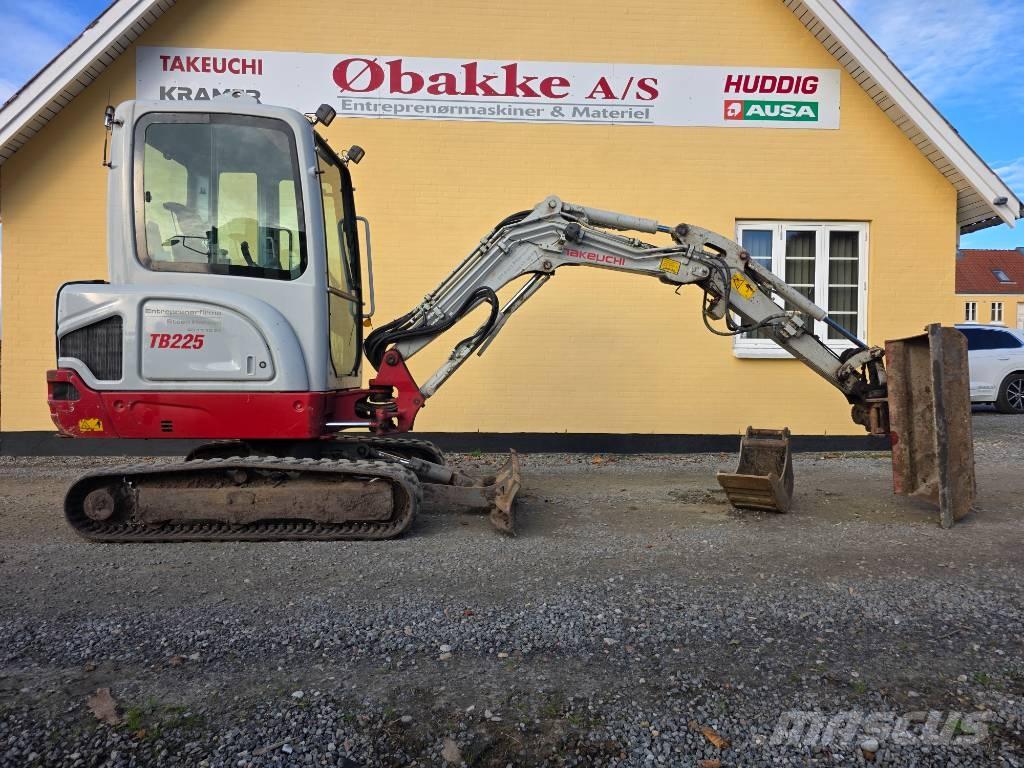 Takeuchi TB 225 Mini bageri < 7t