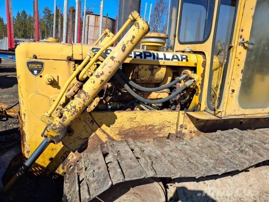 CAT D 4 D Buldožeri guseničari