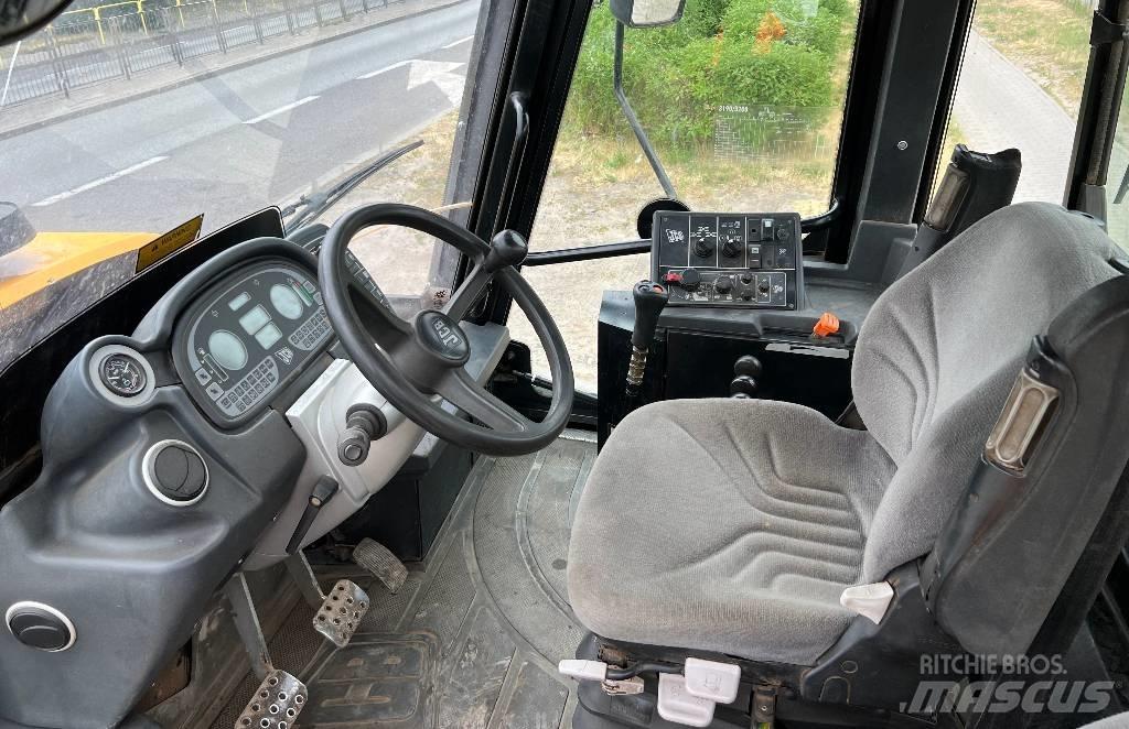 JCB Fastrac 3200 Traktori