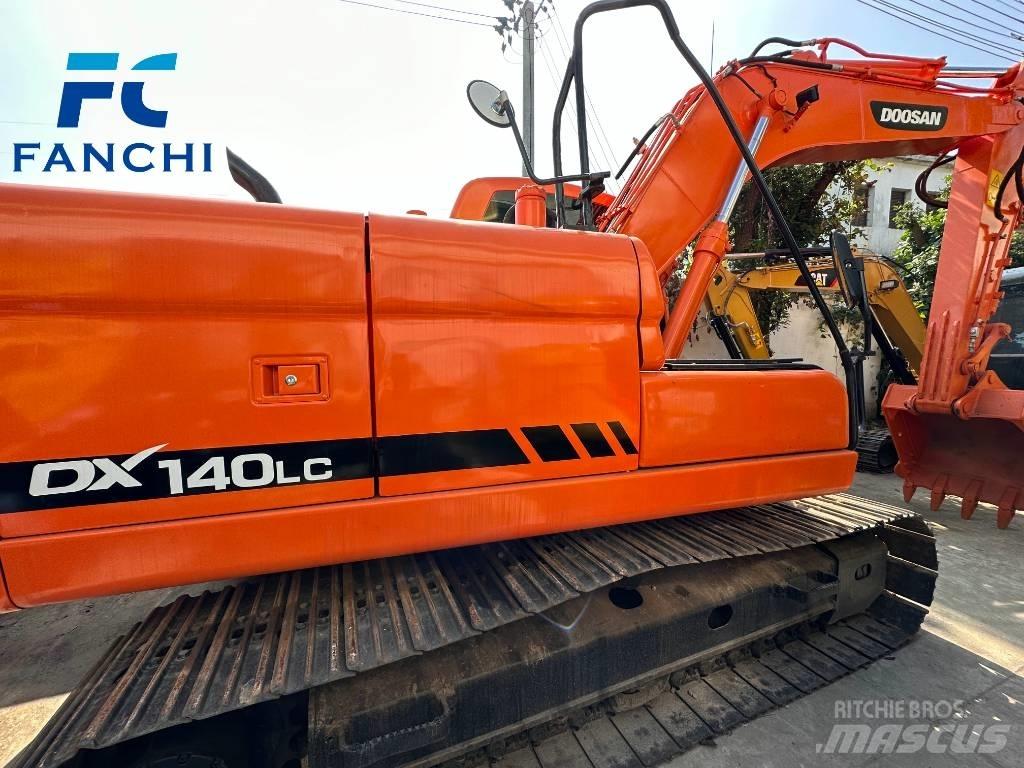 Doosan DX 140 LC Bageri točkaši