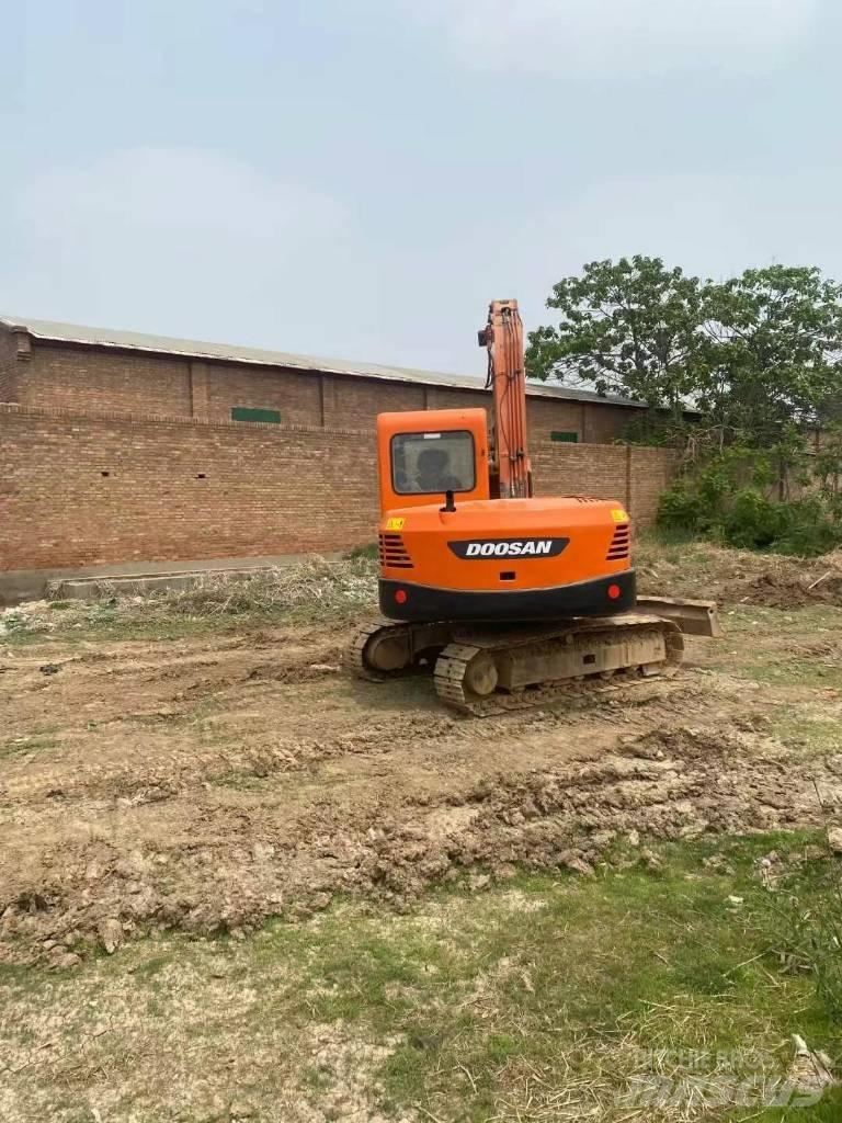 Doosan DX 80 Midi bageri 7t – 12t
