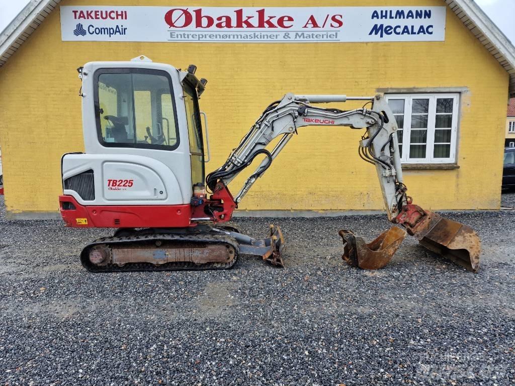 Takeuchi TB225 Mini bageri < 7t