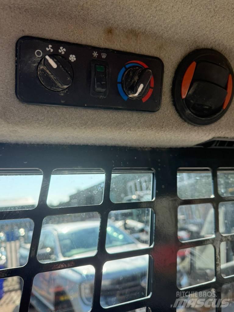 Bobcat T 66 Utovarivaču guseničara
