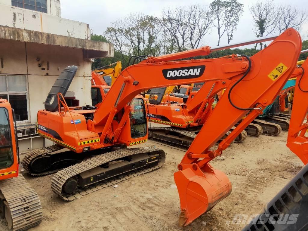 Doosan DH220LC-7 Bageri guseničari