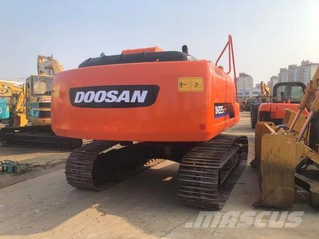 Doosan DH 225 LC-9 Bageri guseničari