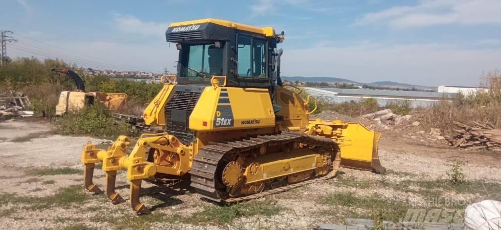Komatsu D51EX-24 Buldožeri guseničari
