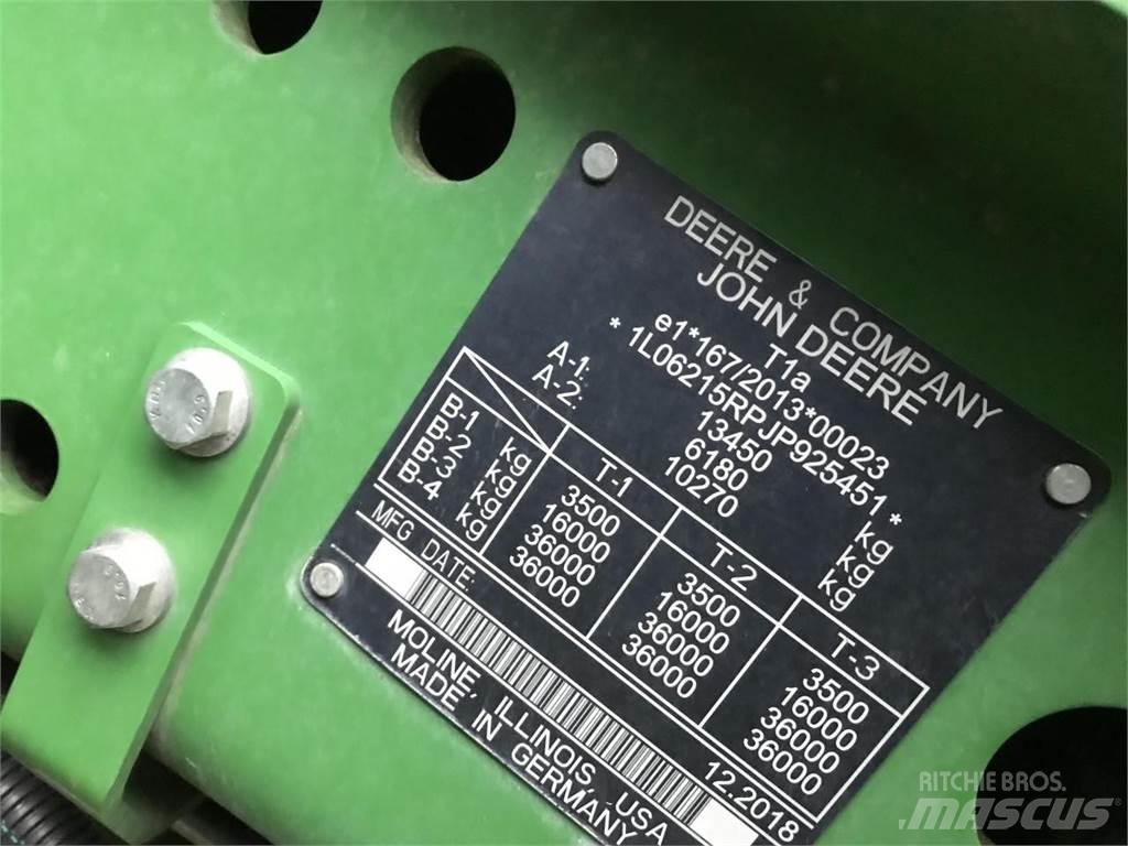 John Deere 6215R Traktori