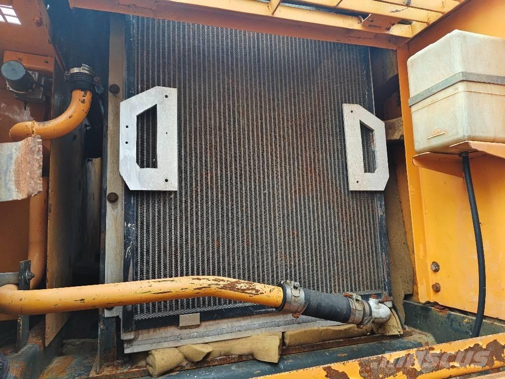 Hyundai R305LC-7 Bageri guseničari