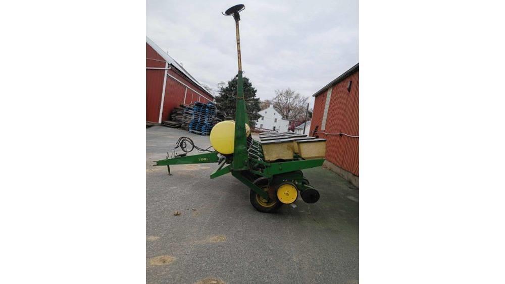 John Deere 7000 Sadilice