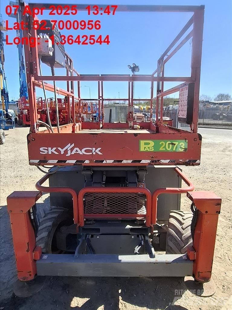 SkyJack SJ 6832 RT Makazaste platforme