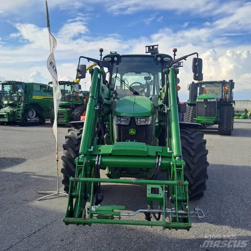 John Deere 5100 R Traktori