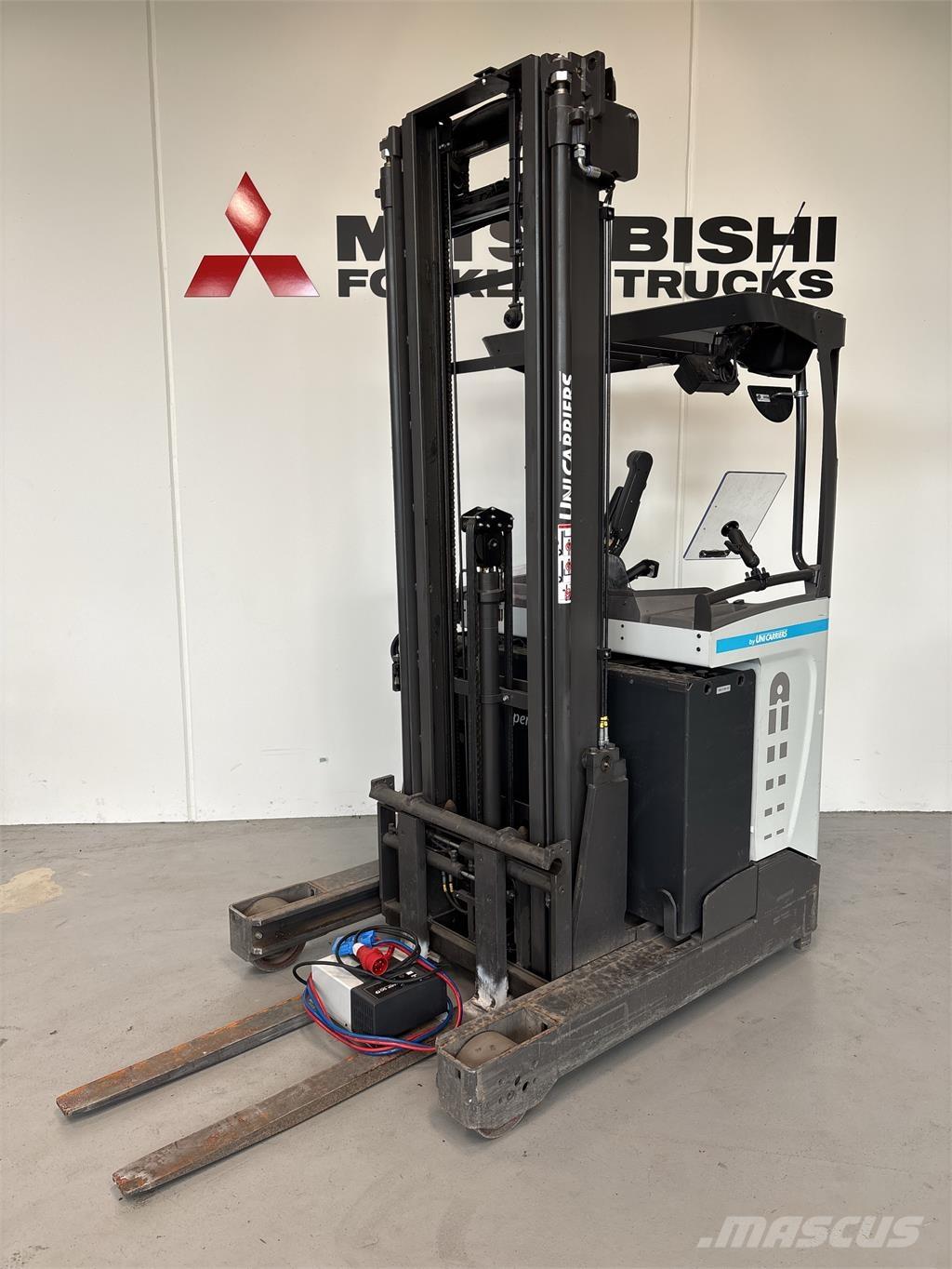 Atlet UMS160 Viljuškari sa pomičnim stupom